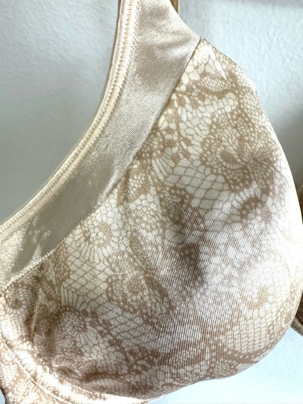 Playtex Women's Love My Curves Beige Floral Bra Size 38D
